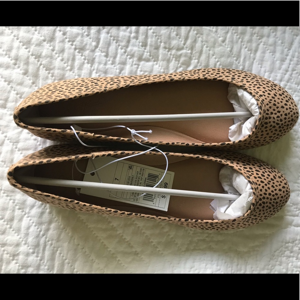 NWT Leopard Flats